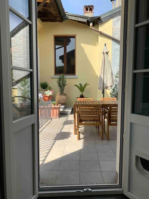 La Dolce Vita Apartment Intra Exterior photo